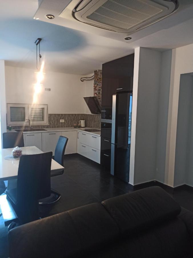Apartment Bila Šibenik Esterno foto